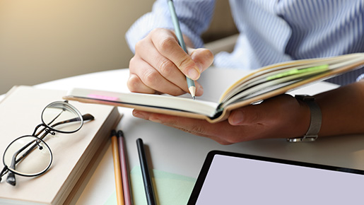 Flipped Learning with Personalized Roadmaps