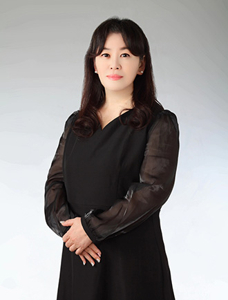 Mrs. Esther Hwang